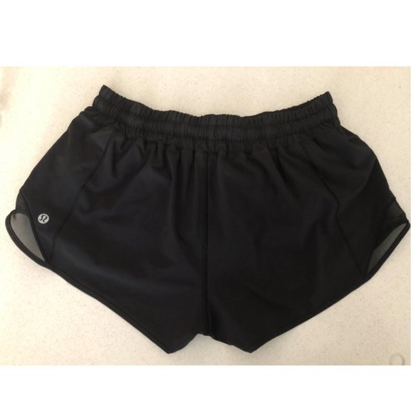 Lululemon Hotty Hot Low-Rise Short 2.5" - Picture 5 of 6
